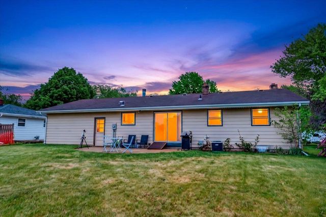 865 Miller Drive, Oregon, WI 53575