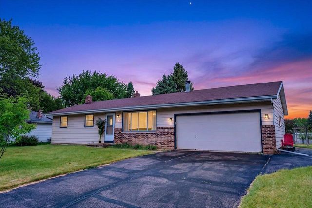 865 Miller Drive, Oregon, WI 53575