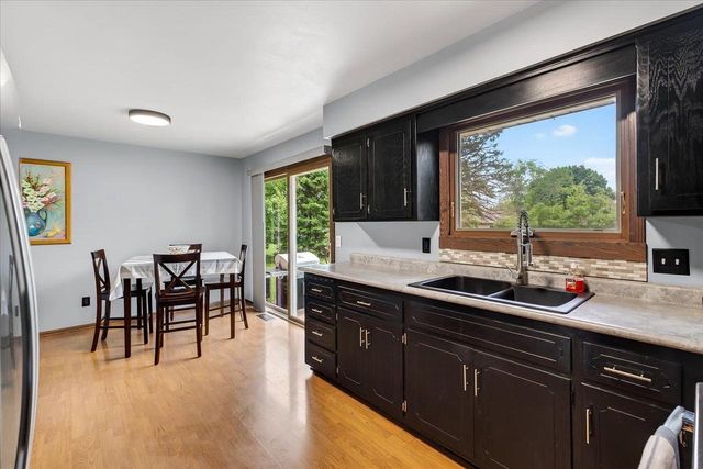865 Miller Drive, Oregon, WI 53575