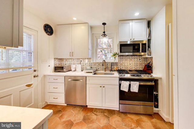 5020 BELT RD NW, Washington, DC 20016