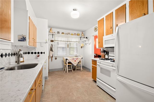 89 Edgemont Road, Rochester, NY 14620