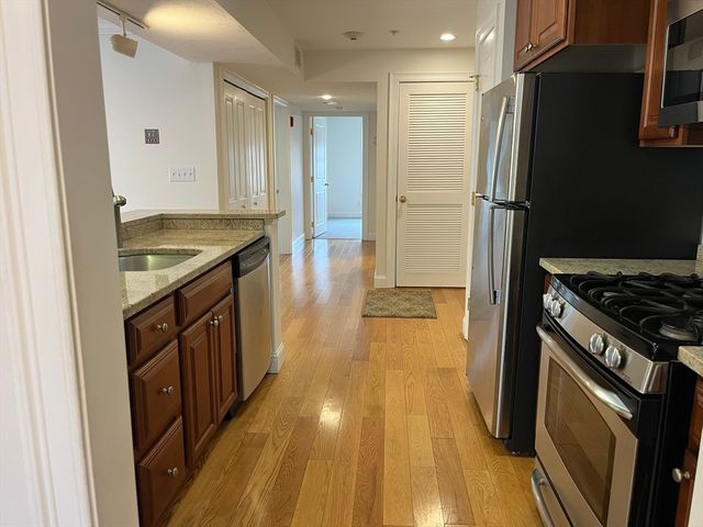 12 Rose St C, Stoughton, MA 02072