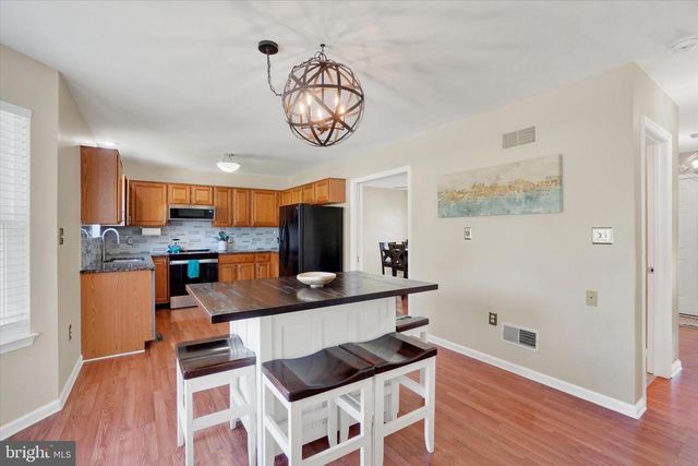 2175 ASLAN DR, York, PA 17404