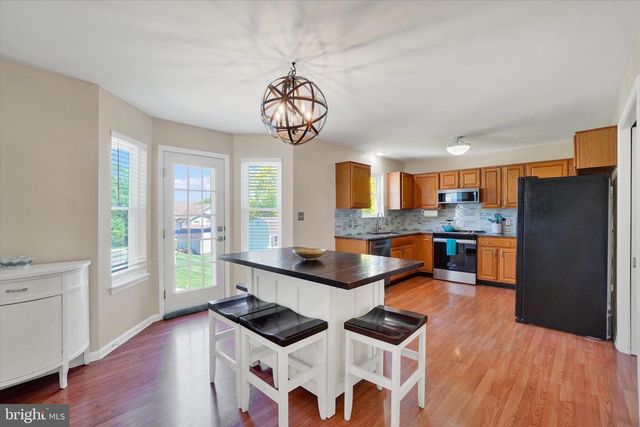 2175 ASLAN DR, York, PA 17404