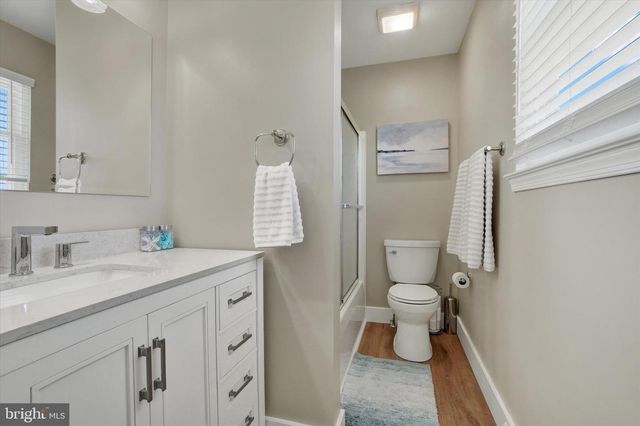 2175 ASLAN DR, York, PA 17404