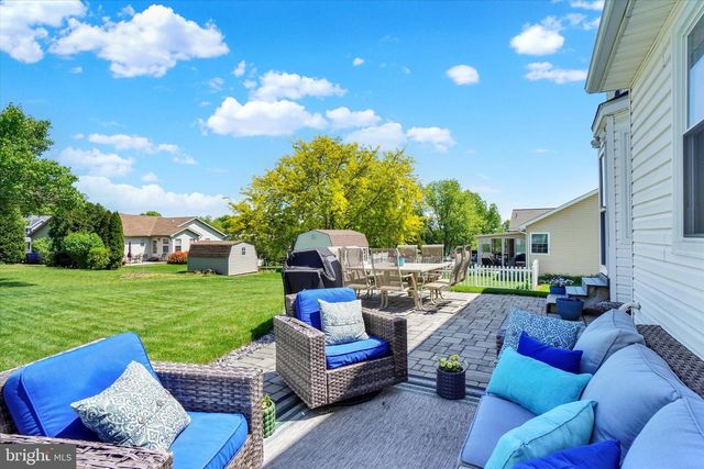 2175 ASLAN DR, York, PA 17404