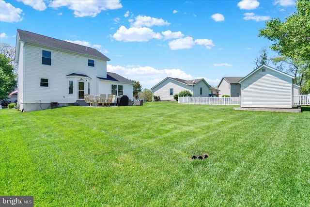 2175 ASLAN DR, York, PA 17404