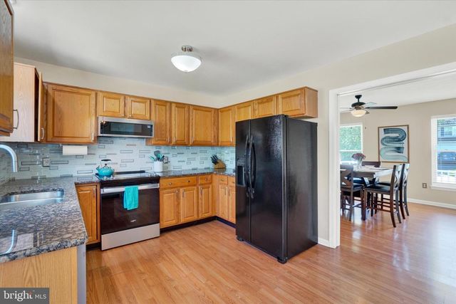 2175 ASLAN DR, York, PA 17404