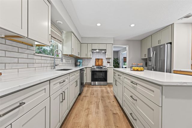 18903 Grosbeak Lane, Tomball, TX 77377