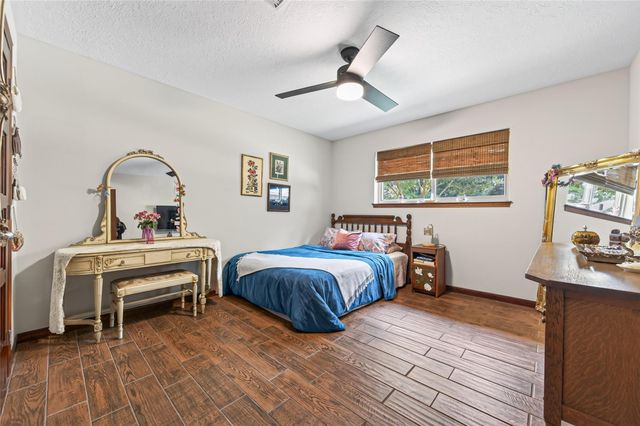 18903 Grosbeak Lane, Tomball, TX 77377