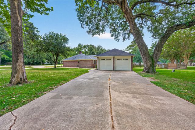 18903 Grosbeak Lane, Tomball, TX 77377