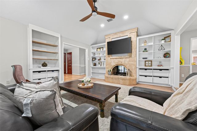 18903 Grosbeak Lane, Tomball, TX 77377