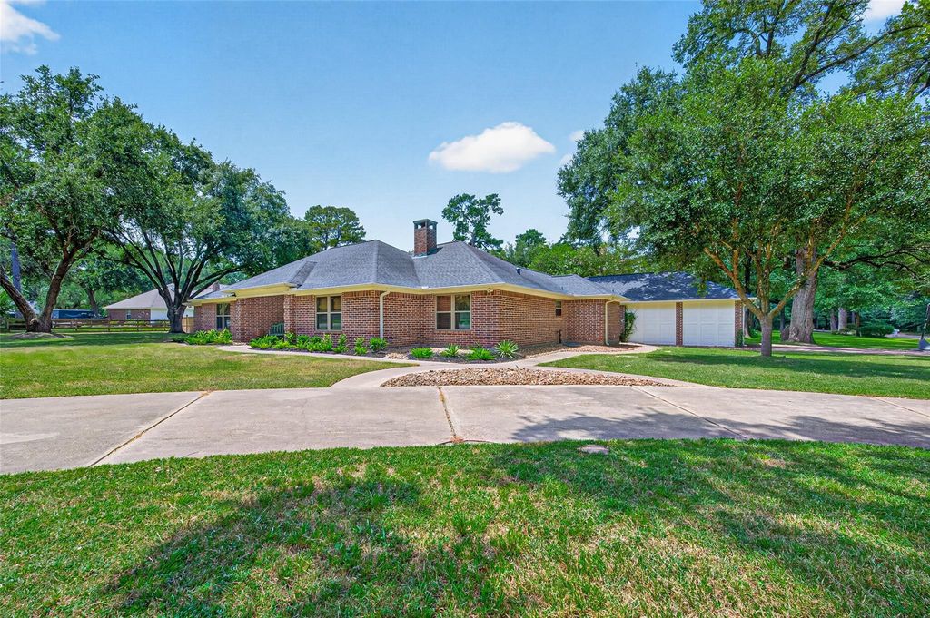 18903 Grosbeak Lane, Tomball, TX 77377