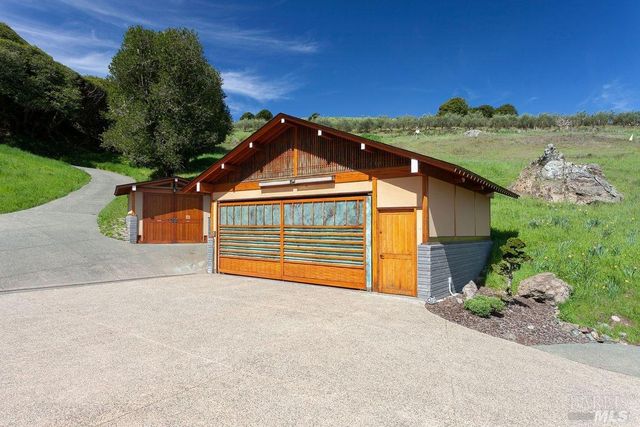 333-345 Willow Rd, Nicasio, CA 94946