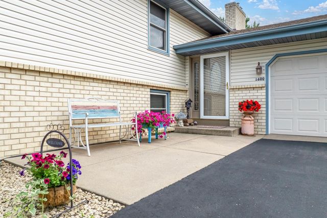 1600 132nd Lane NE, Blaine, MN 55449