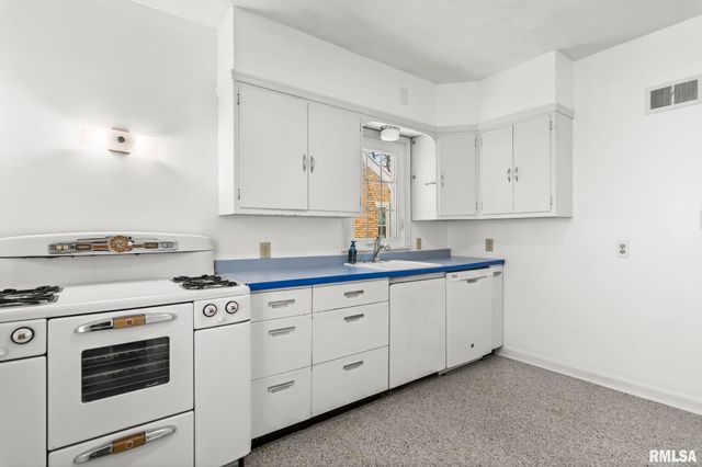 1517 W JACKSON Street, Springfield, IL 62704