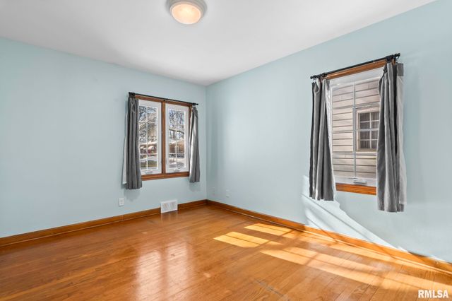 1517 W JACKSON Street, Springfield, IL 62704