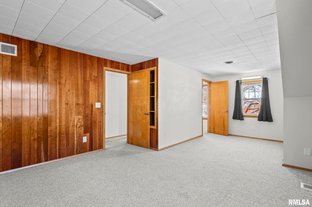 1517 W JACKSON Street, Springfield, IL 62704