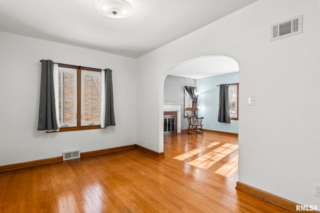 1517 W JACKSON Street, Springfield, IL 62704