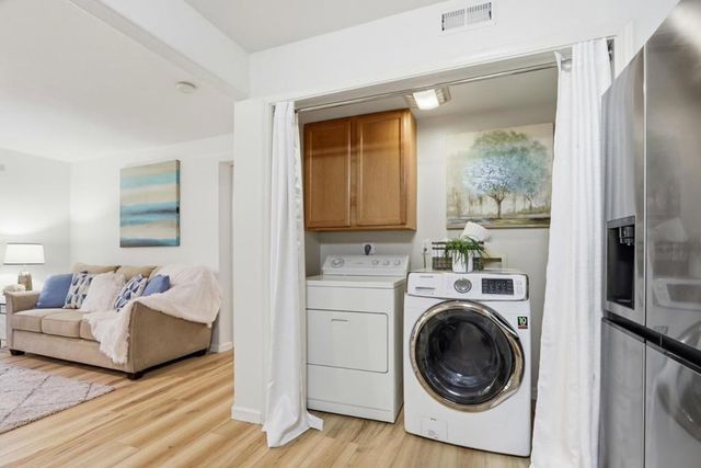 134 Carroll Street 202, Sunnyvale, CA 94086