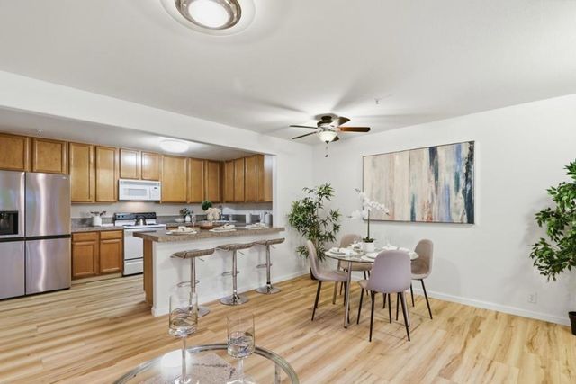 134 Carroll Street 202, Sunnyvale, CA 94086