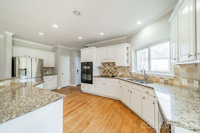 3306 Savannah Hills Drive, Matthews, NC 28105