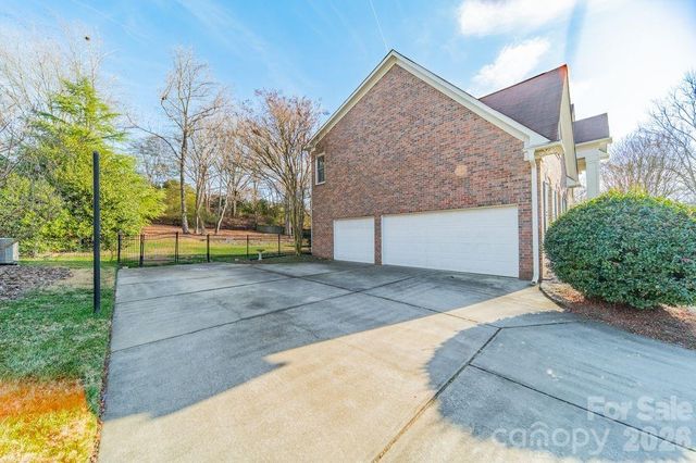 3306 Savannah Hills Drive, Matthews, NC 28105