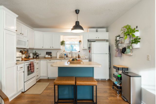 936 Mckinley Avenue 14, Des Moines, IA 50315