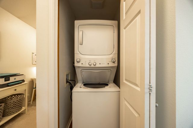 936 Mckinley Avenue 14, Des Moines, IA 50315