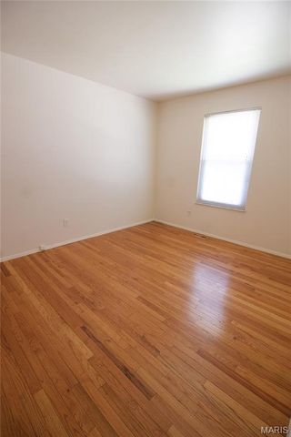 2379 Wesglen Estates Drive, Maryland Heights, MO 63043