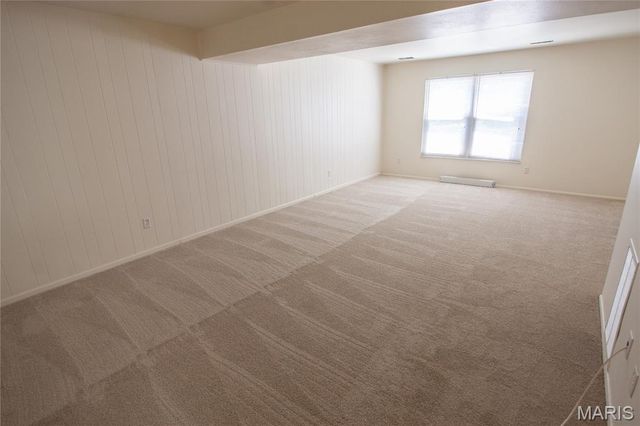 2379 Wesglen Estates Drive, Maryland Heights, MO 63043