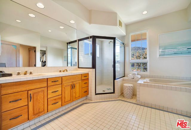 2915 Valmere Drive, Malibu, CA 90265