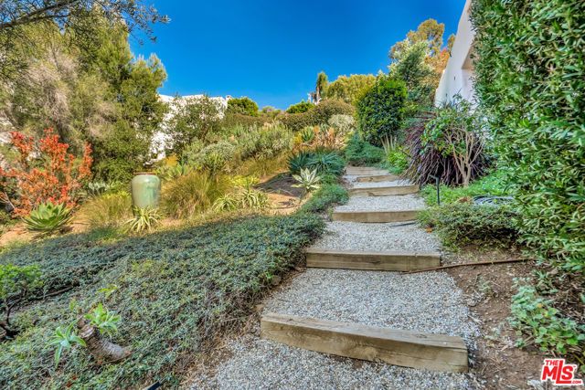 2915 Valmere Drive, Malibu, CA 90265