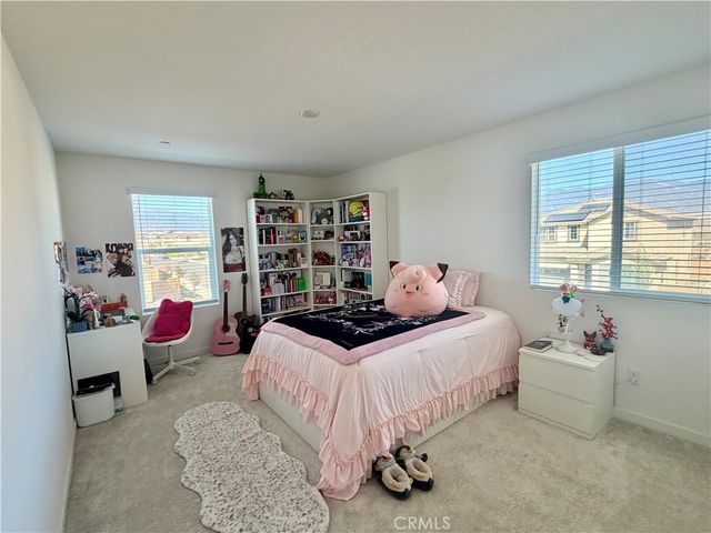 585 Bacon Ridge, Rialto, CA 92377