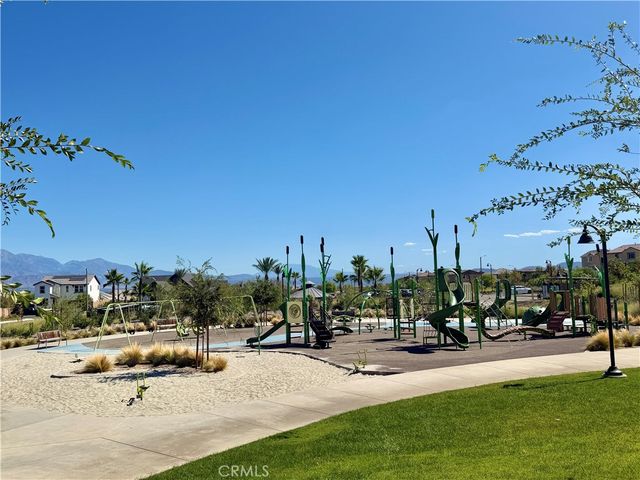 585 Bacon Ridge, Rialto, CA 92377