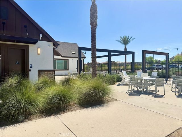 585 Bacon Ridge, Rialto, CA 92377