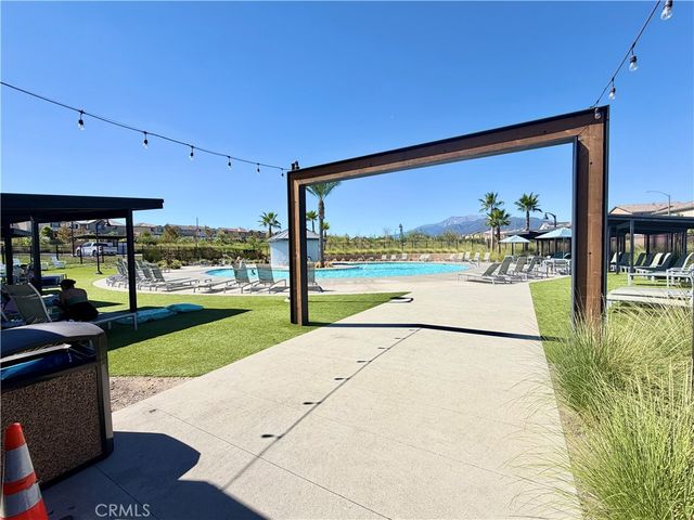 585 Bacon Ridge, Rialto, CA 92377