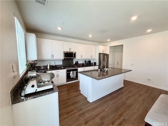 585 Bacon Ridge, Rialto, CA 92377