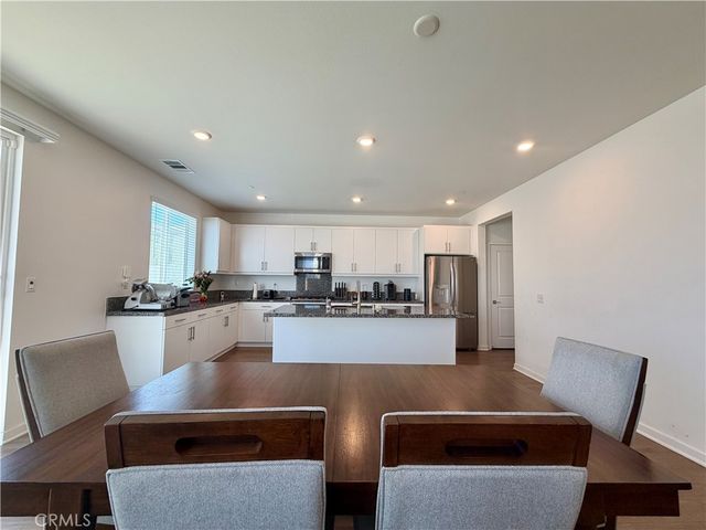 585 Bacon Ridge, Rialto, CA 92377