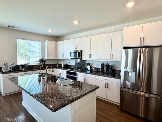 585 Bacon Ridge, Rialto, CA 92377