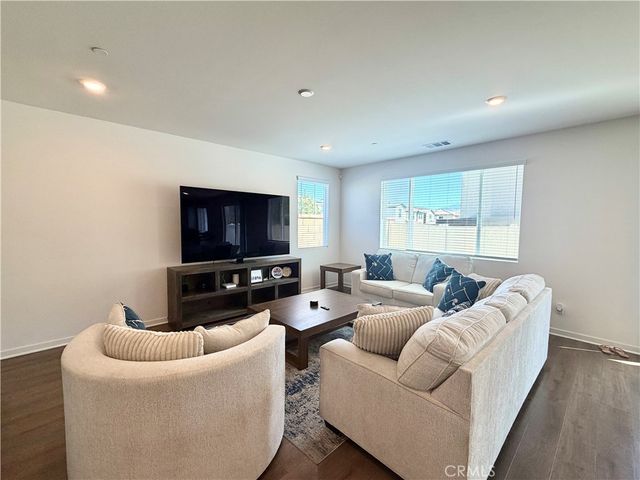 585 Bacon Ridge, Rialto, CA 92377