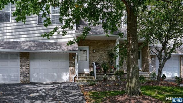 58 Parkside Court, Wayne, NJ 07470