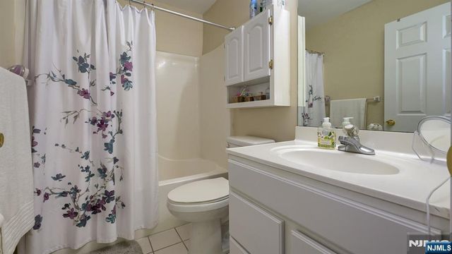 58 Parkside Court, Wayne, NJ 07470