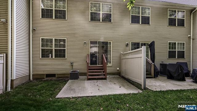 58 Parkside Court, Wayne, NJ 07470