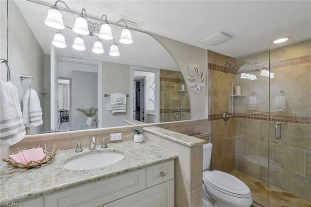 5 Bluebill AVE # 812, Naples, FL 34108