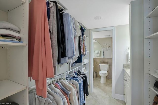 5 Bluebill AVE # 812, Naples, FL 34108