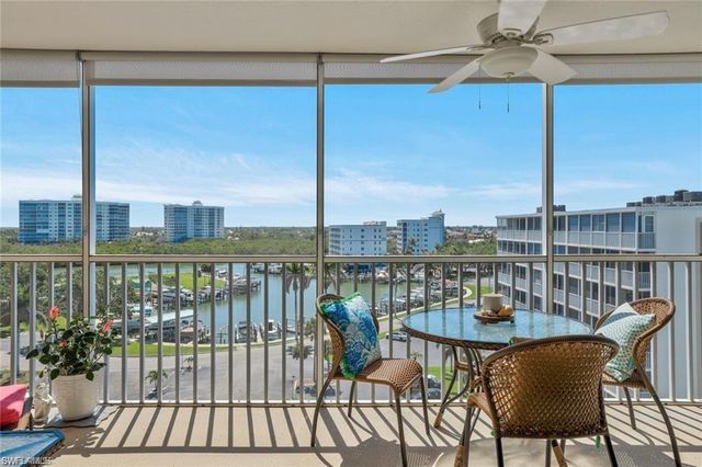 5 Bluebill AVE # 812, Naples, FL 34108