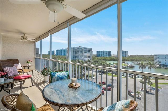 5 Bluebill AVE # 812, Naples, FL 34108