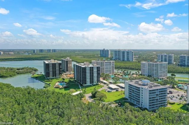 5 Bluebill AVE # 812, Naples, FL 34108