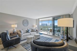 5 Bluebill AVE # 812, Naples, FL 34108